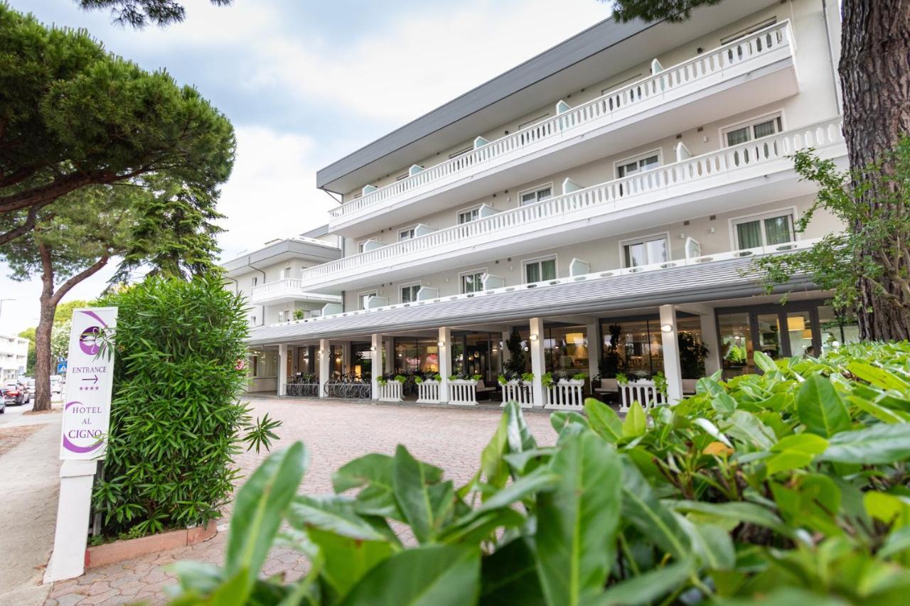 Hotel Al Cigno Lignano Sabbiadoro Bagian luar foto