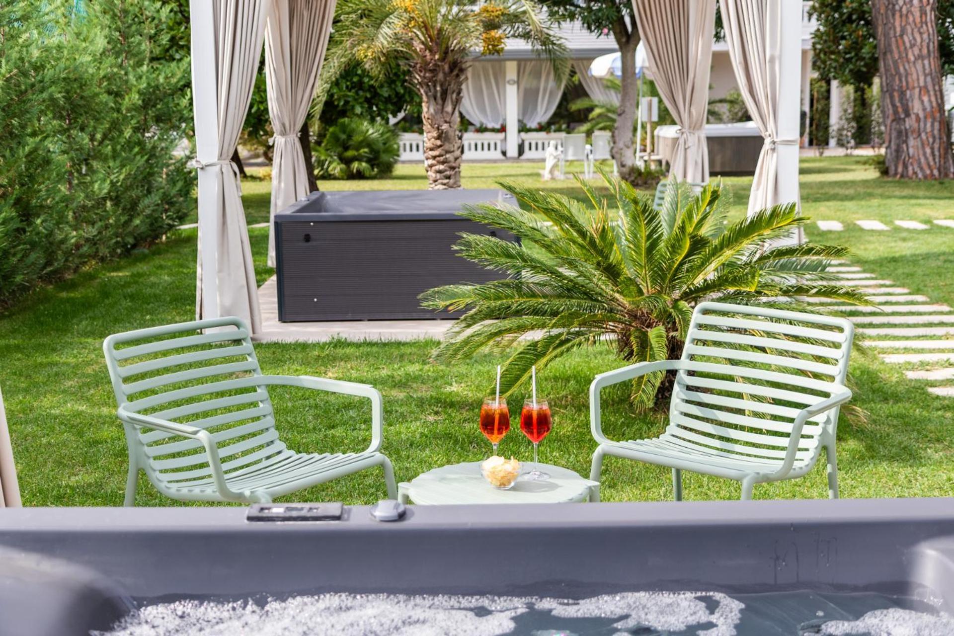 Hotel Al Cigno Lignano Sabbiadoro Bagian luar foto